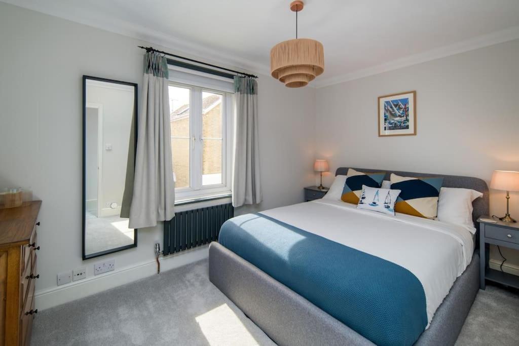 Captain'S Cottage - Central West Cowes - Spacious, Entire 1-Bed Home Extérieur photo
